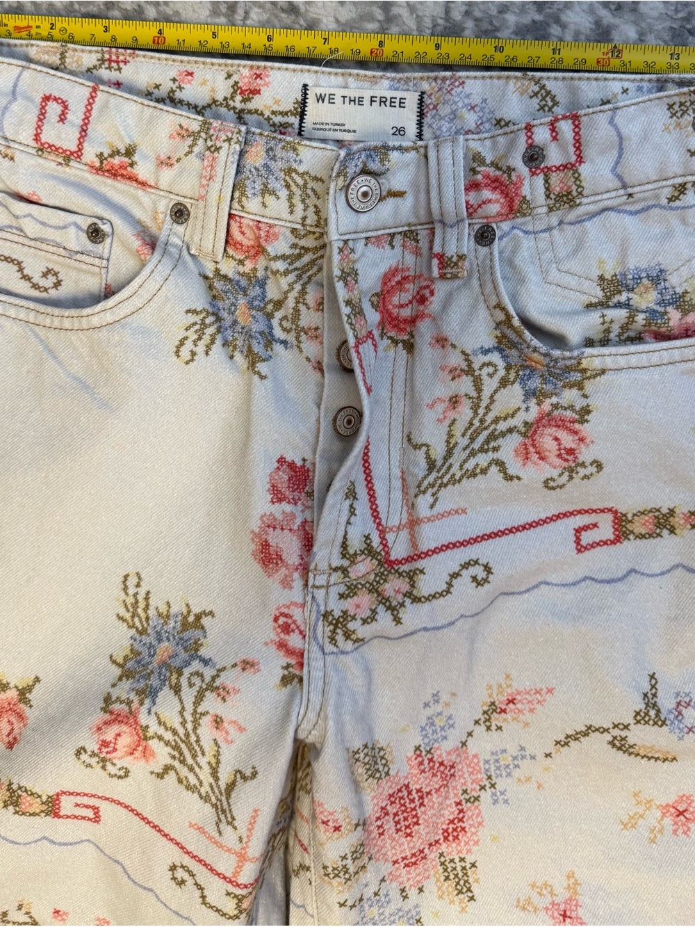 Free People We The Free Eden Slouch Jeans Cross Stitch Ivory Floral Size 26 - Picture 9 of 12